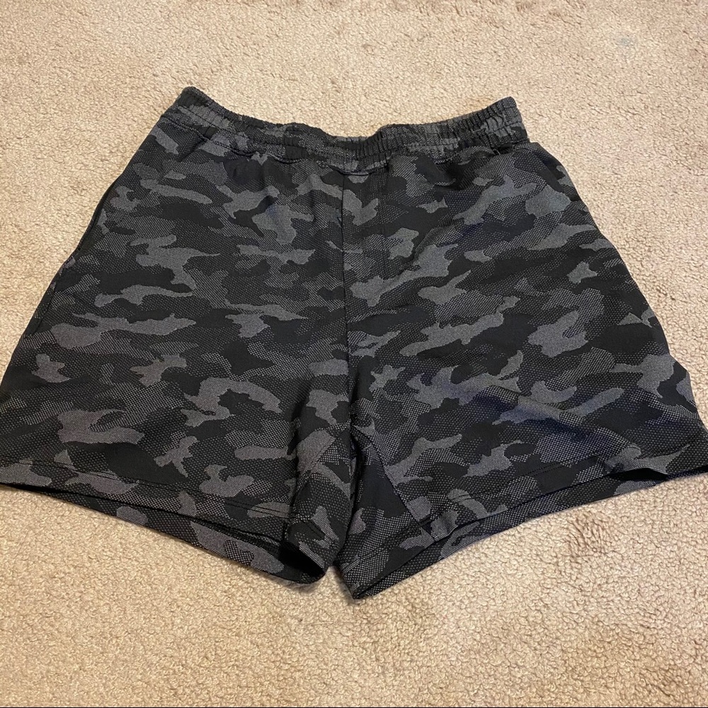 Lululemon Pace breaker short 5” LL